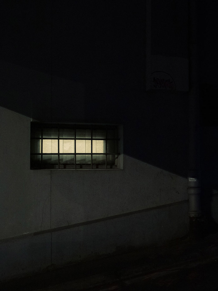 photo fenêtre de nuit